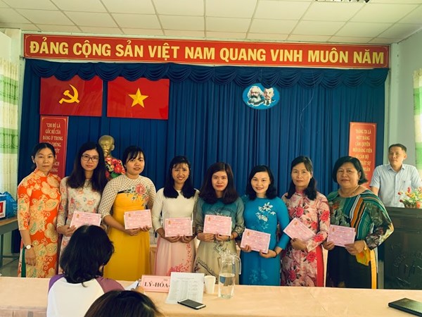 KHEN THƯỞNG PHỤ NỮ 2 GIỎI